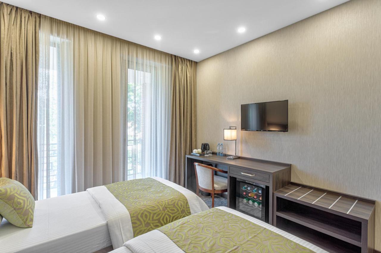 Vinum Hotel Tbilisi Bagian luar foto