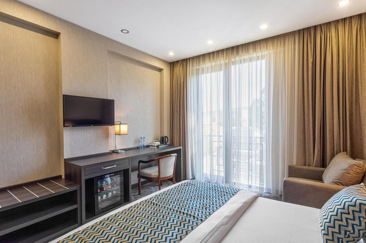 Vinum Hotel Tbilisi Bagian luar foto