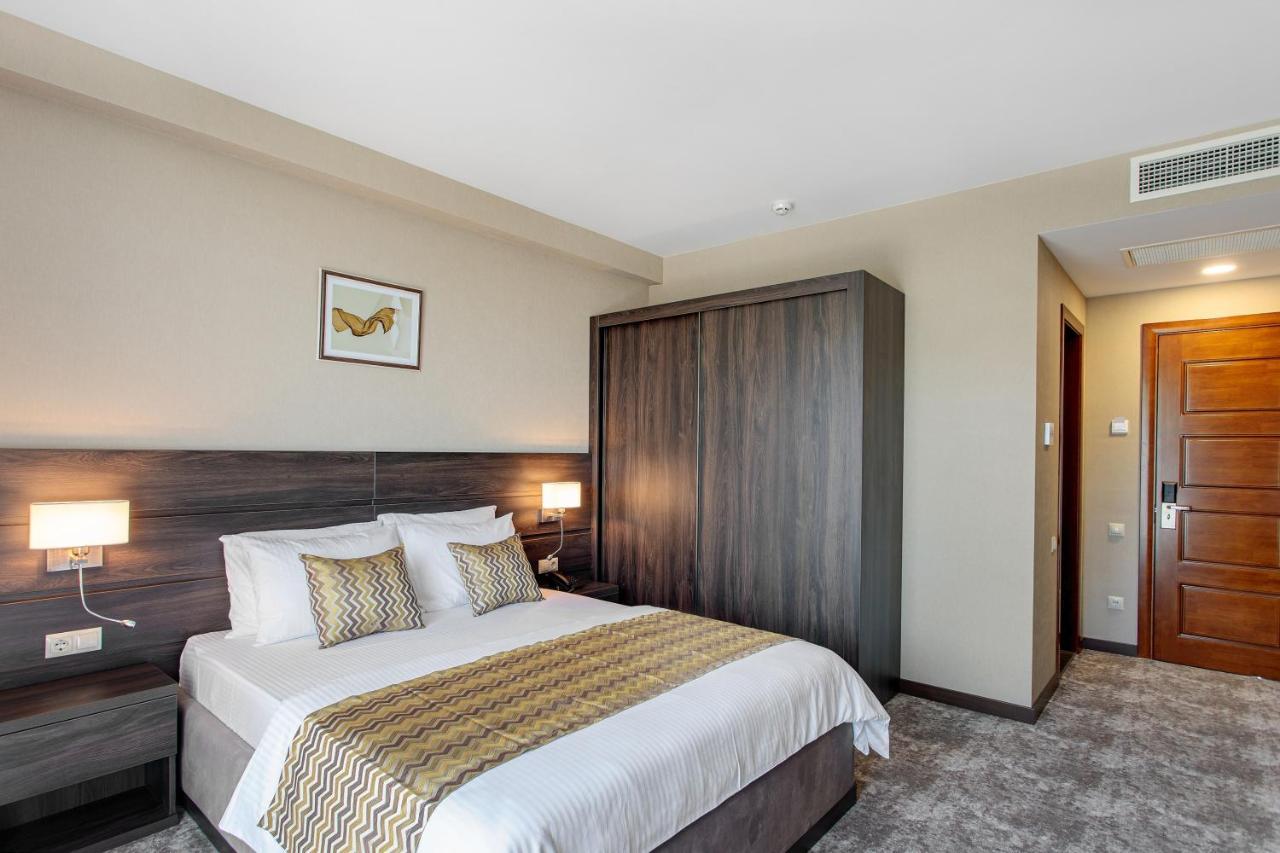 Vinum Hotel Tbilisi Bagian luar foto