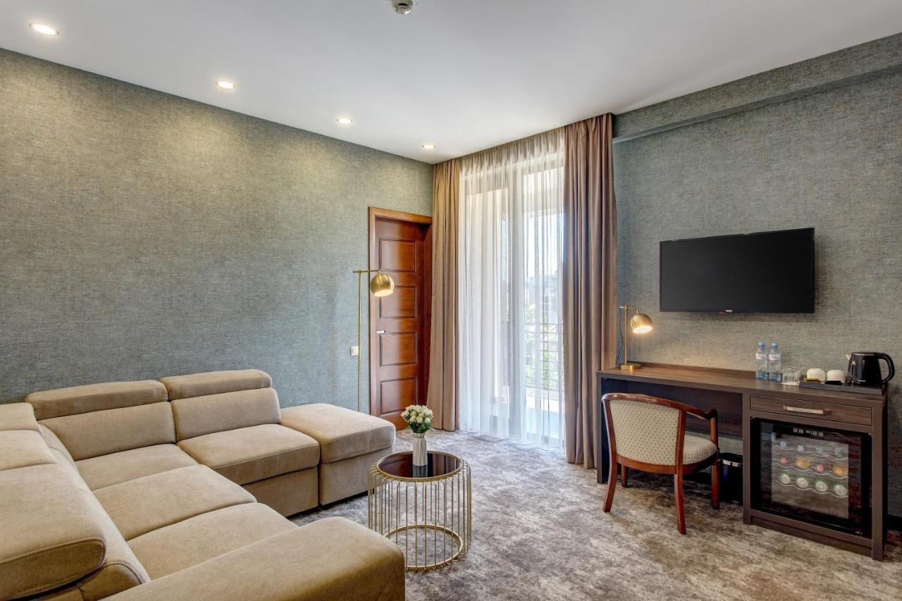 Vinum Hotel Tbilisi Bagian luar foto