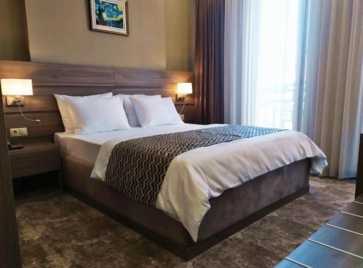 Vinum Hotel Tbilisi Bagian luar foto