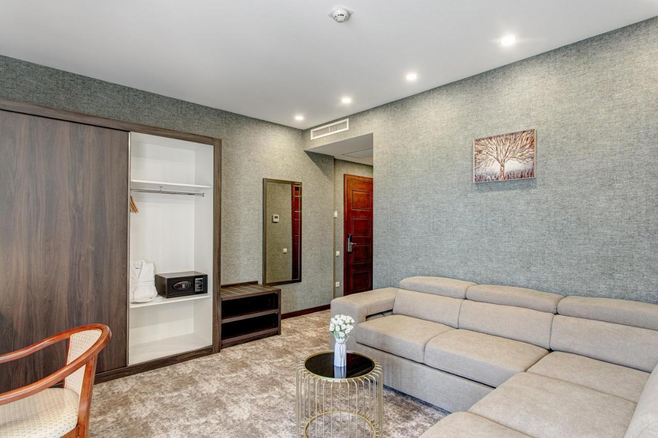 Vinum Hotel Tbilisi Bagian luar foto