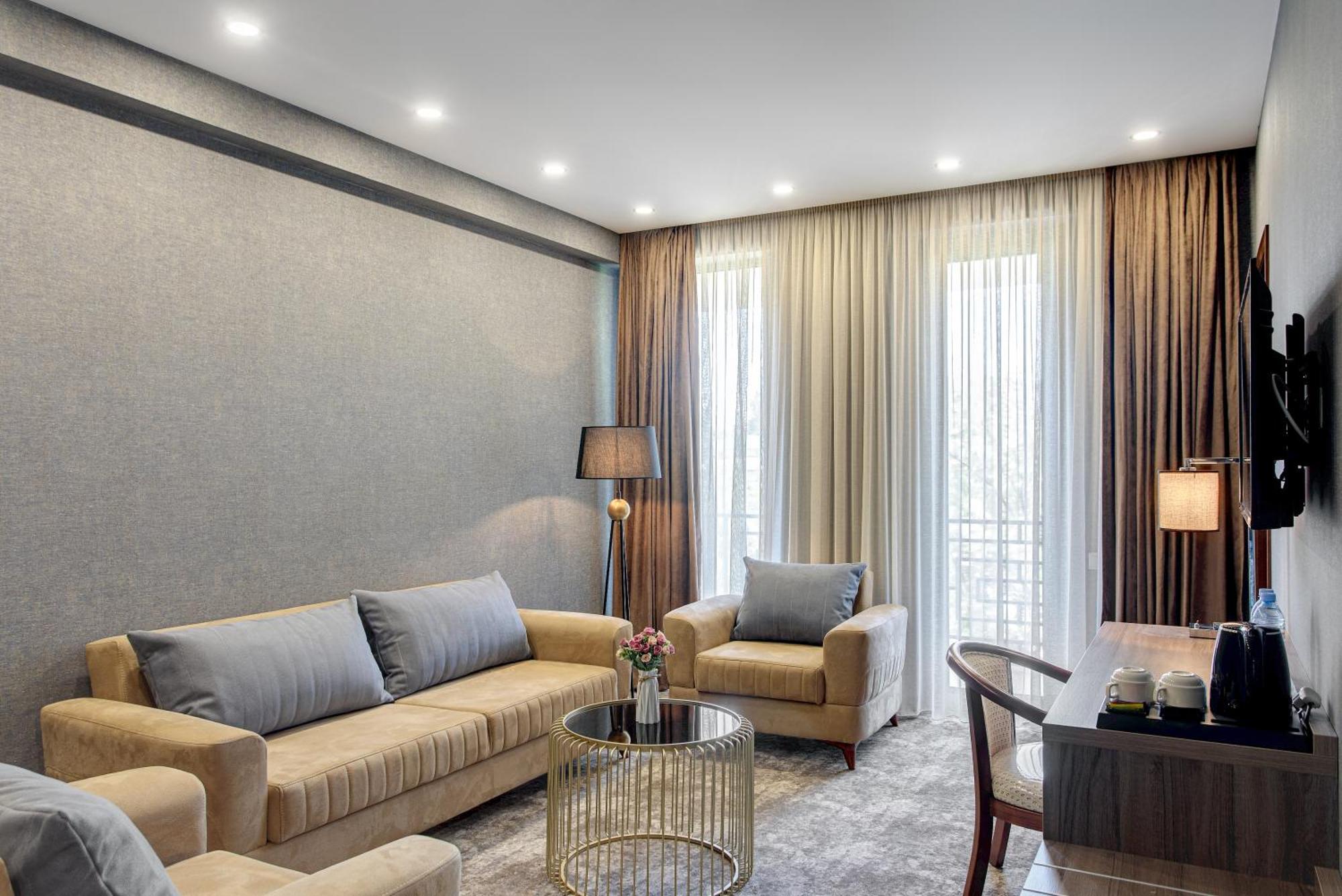 Vinum Hotel Tbilisi Bagian luar foto
